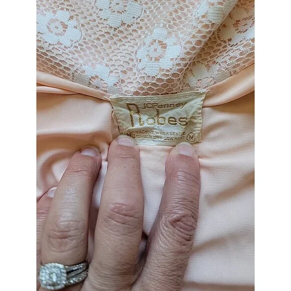 Vintage JC Penny Nylon Robe Peach Colored Housecoat Size Med - Picture 8 of 9